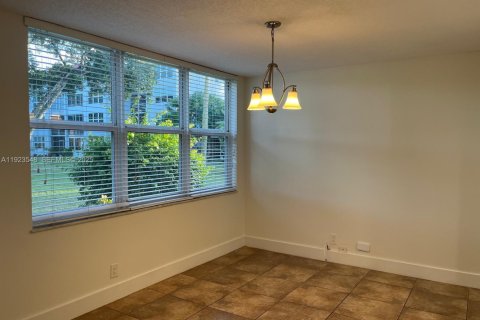 Condo in Davie, Florida, 2 bedrooms  № 1982291 - photo 7
