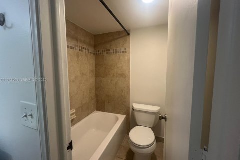 Condo in Davie, Florida, 2 bedrooms  № 1982291 - photo 13