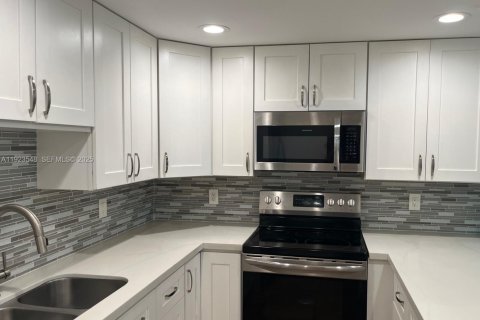 Condo in Davie, Florida, 2 bedrooms  № 1982291 - photo 3
