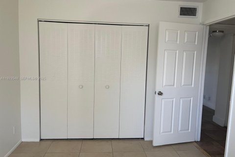 Condo in Davie, Florida, 2 bedrooms  № 1982291 - photo 16