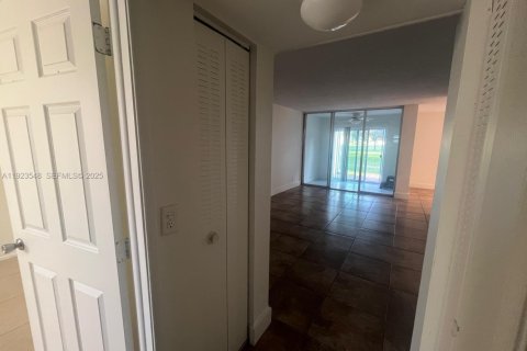 Condo in Davie, Florida, 2 bedrooms  № 1982291 - photo 20