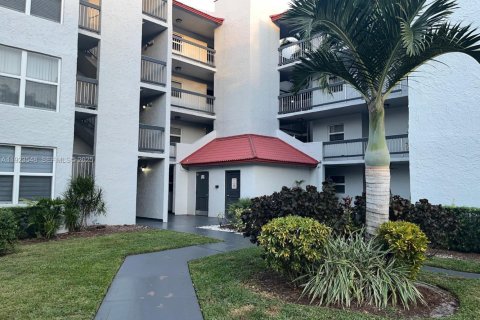 Condo in Davie, Florida, 2 bedrooms  № 1982291 - photo 1