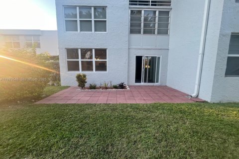 Condo in Davie, Florida, 2 bedrooms  № 1982291 - photo 25
