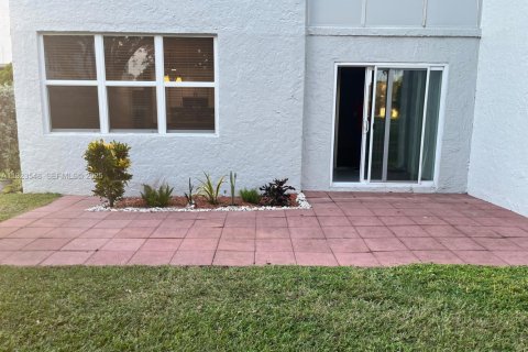 Condo in Davie, Florida, 2 bedrooms  № 1982291 - photo 27