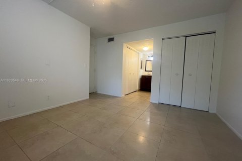 Condo in Davie, Florida, 2 bedrooms  № 1982291 - photo 11