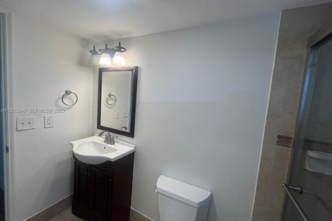 Condo in Davie, Florida, 2 bedrooms  № 1982291 - photo 17