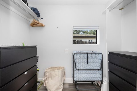 Снять в аренду виллу или дом в Норт-Майами-Бич, Флорида 3 спальни, 164.16м2, № 1974748 - фото 19