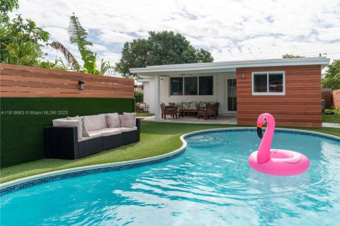 Снять в аренду виллу или дом в Норт-Майами-Бич, Флорида 3 спальни, 164.16м2, № 1974748 - фото 25