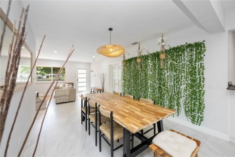 Снять в аренду виллу или дом в Норт-Майами-Бич, Флорида 3 спальни, 164.16м2, № 1974748 - фото 8