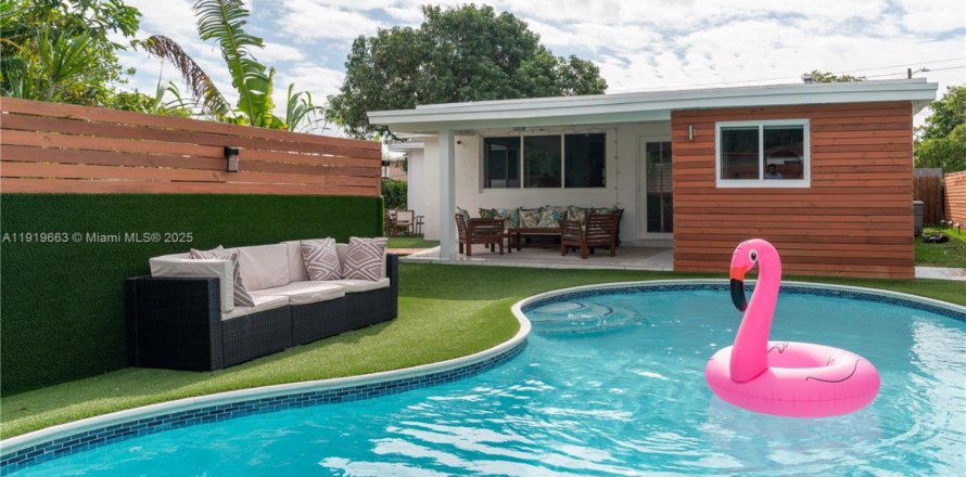 Дом в Норт-Майами-Бич, Флорида 3 спальни, 164.16м2 № 1974748