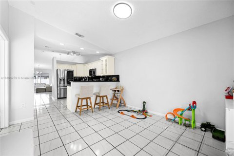 Villa ou maison à vendre à Hialeah, Floride: 3 chambres, 122.17 m2 № 1897413 - photo 11