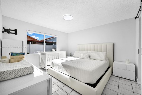 Villa ou maison à vendre à Hialeah, Floride: 3 chambres, 122.17 m2 № 1897413 - photo 13