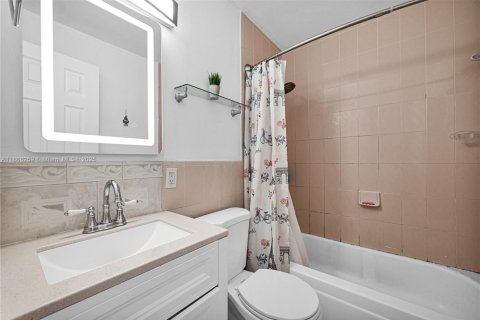 Villa ou maison à vendre à Hialeah, Floride: 3 chambres, 122.17 m2 № 1897413 - photo 20