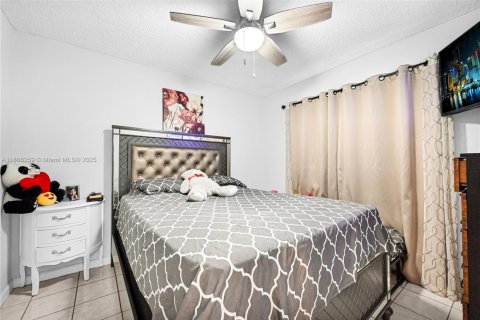 Villa ou maison à vendre à Hialeah, Floride: 3 chambres, 122.17 m2 № 1897413 - photo 18