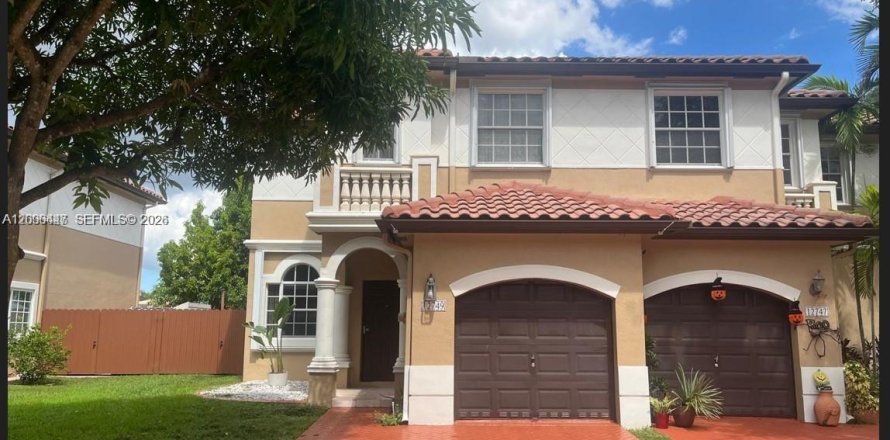 Touwnhouse à Miramar, Floride 3 chambres, 157.93 m2 № 2393372