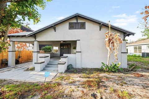 House in Lake Wales, Florida 3 bedrooms, 129.69 sq.m. № 2091992