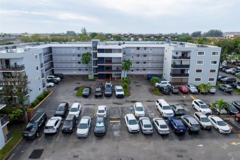 Купить кондоминиум в Хайалиа, Флорида 2 спальни, 82.68м2, № 1989708 - фото 2