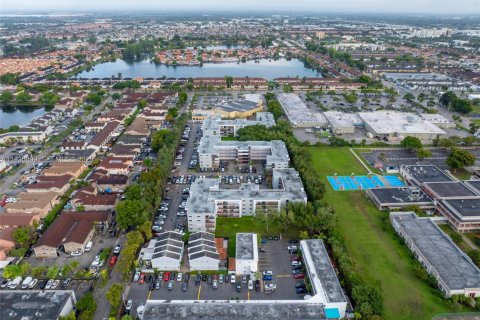 Купить кондоминиум в Хайалиа, Флорида 2 спальни, 82.68м2, № 1989708 - фото 27