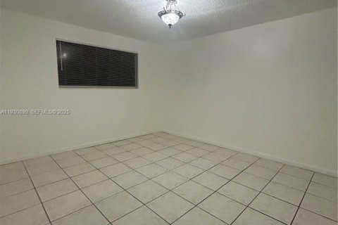 Купить кондоминиум в Хайалиа, Флорида 2 спальни, 82.68м2, № 1989708 - фото 15