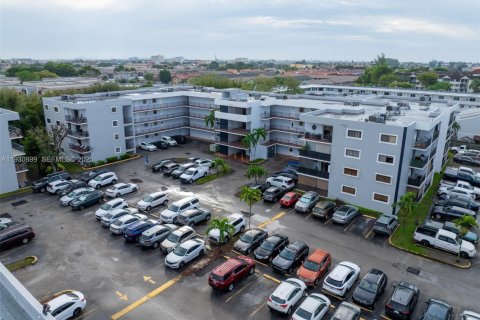 Купить кондоминиум в Хайалиа, Флорида 2 спальни, 82.68м2, № 1989708 - фото 3