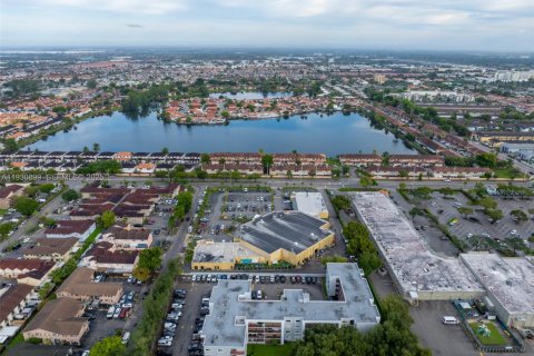 Купить кондоминиум в Хайалиа, Флорида 2 спальни, 82.68м2, № 1989708 - фото 26