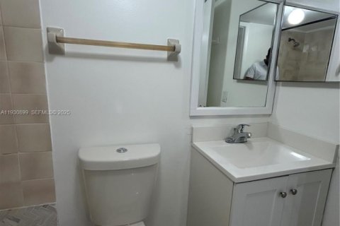 Купить кондоминиум в Хайалиа, Флорида 2 спальни, 82.68м2, № 1989708 - фото 12