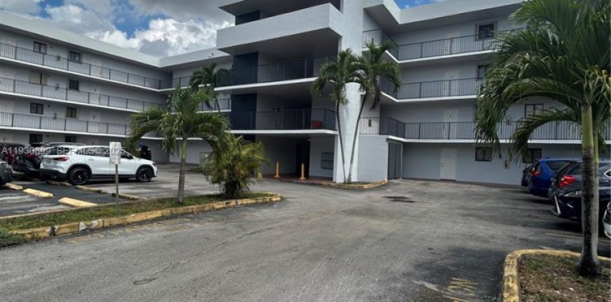 Кондоминиум с 2 спальнями в Хайалиа, Флорида № 1989708