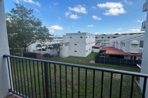 Купить кондоминиум в Хайалиа, Флорида 2 спальни, 82.68м2, № 1989708 - фото 20