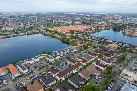 Купить кондоминиум в Хайалиа, Флорида 2 спальни, 82.68м2, № 1989708 - фото 23