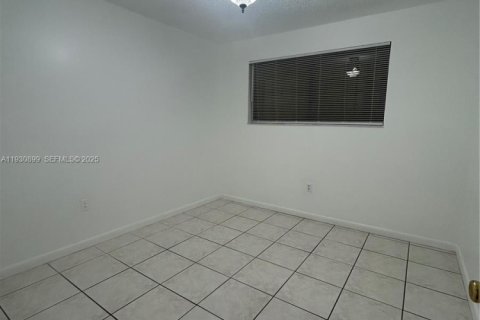 Купить кондоминиум в Хайалиа, Флорида 2 спальни, 82.68м2, № 1989708 - фото 13