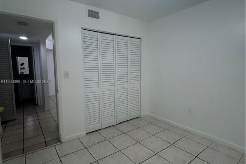 Купить кондоминиум в Хайалиа, Флорида 2 спальни, 82.68м2, № 1989708 - фото 14