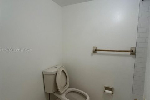 Купить кондоминиум в Хайалиа, Флорида 2 спальни, 82.68м2, № 1989708 - фото 16