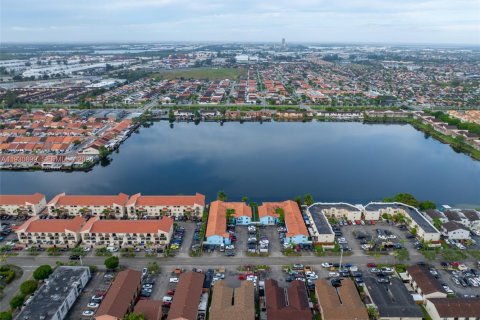 Купить кондоминиум в Хайалиа, Флорида 2 спальни, 82.68м2, № 1989708 - фото 24