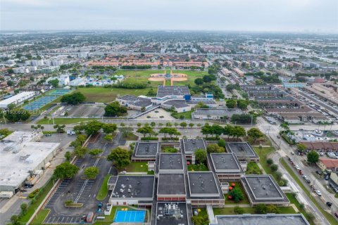 Купить кондоминиум в Хайалиа, Флорида 2 спальни, 82.68м2, № 1989708 - фото 28