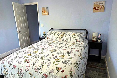 Casa en alquiler en Gulfport, Florida, 3 dormitorios, 172.8 m2 № 2211485 - foto 27