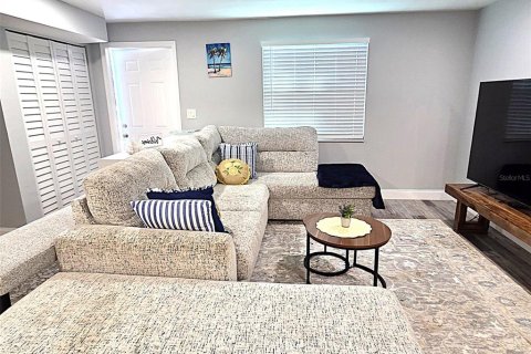 Casa en alquiler en Gulfport, Florida, 3 dormitorios, 172.8 m2 № 2211485 - foto 5