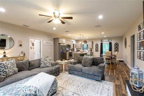 House in Trenton, Florida 3 bedrooms, 143.63 sq.m. № 1878072 - photo 8