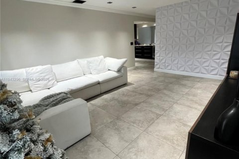 Casa en venta en Hollywood, Florida, 3 dormitorios, 119.57 m2 № 2000996 - foto 9