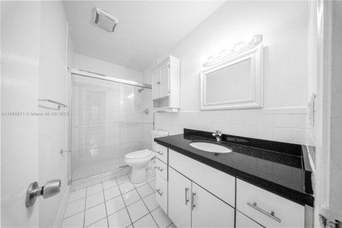 Купить кондоминиум в Майами, Флорида 2 спальни, 105.26м2, № 1949782 - фото 17