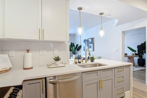 Купить кондоминиум в Саут-Майами, Флорида 2 спальни, 93.83м2, № 1975233 - фото 8