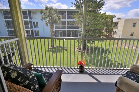 Condominio en venta en Daytona Beach, Florida, 1 dormitorio, 66.43 m2 № 1725436 - foto 2