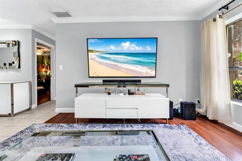 Condo in Coconut Creek, Florida, 3 bedrooms  № 2254596 - photo 9