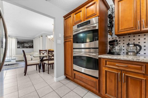 Condo in Coconut Creek, Florida, 3 bedrooms  № 2254596 - photo 17