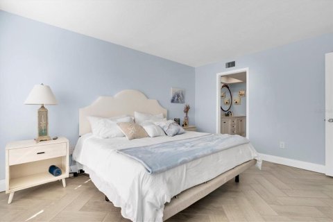 Condo in Seminole, Florida, 2 bedrooms  № 1444190 - photo 15