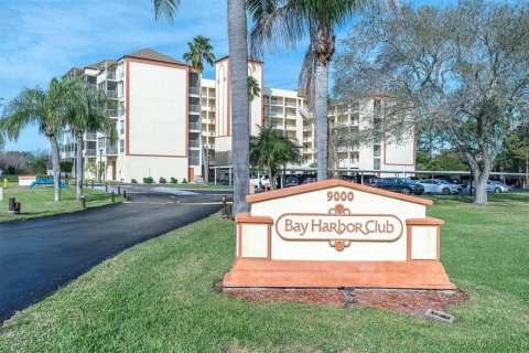 Condo in Seminole, Florida, 2 bedrooms  № 1444190 - photo 28