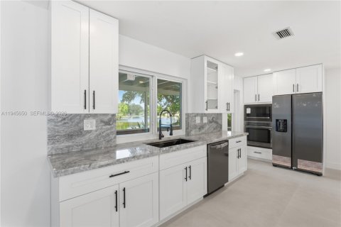 Villa ou maison à vendre à Tamarac, Floride: 2 chambres № 2002125 - photo 19