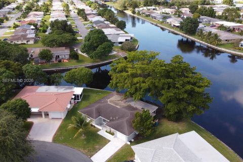 Дом в Тамарак, Флорида 7 комнат № 2002125