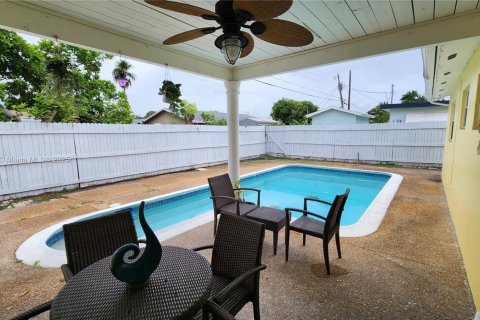 Villa ou maison à vendre à Hollywood, Floride: 3 chambres, 127.74 m2 № 1959130 - photo 25