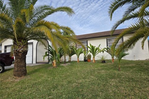 Casa en alquiler en Homestead, Florida, 3 dormitorios, 115.48 m2 № 2004424 - foto 2