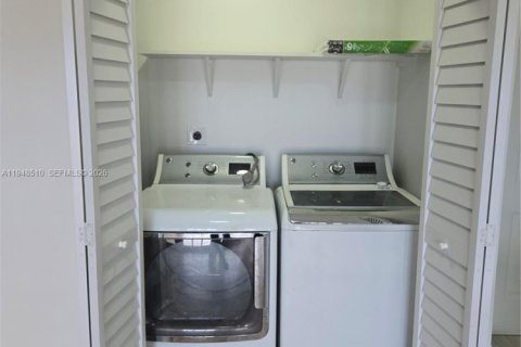 Casa en alquiler en Homestead, Florida, 3 dormitorios, 115.48 m2 № 2004424 - foto 10